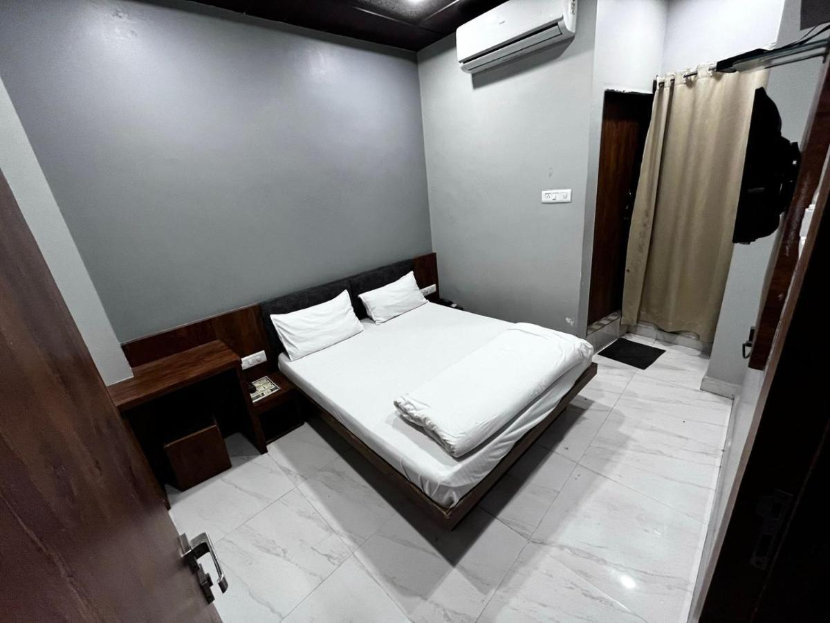 Hotel Shankar Ujjain Ngoại thất bức ảnh