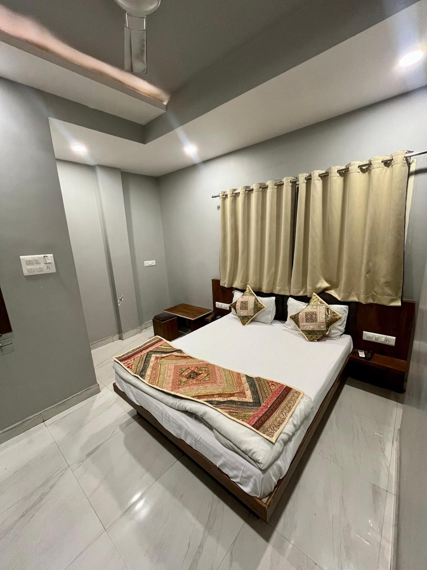 Hotel Shankar Ujjain Ngoại thất bức ảnh