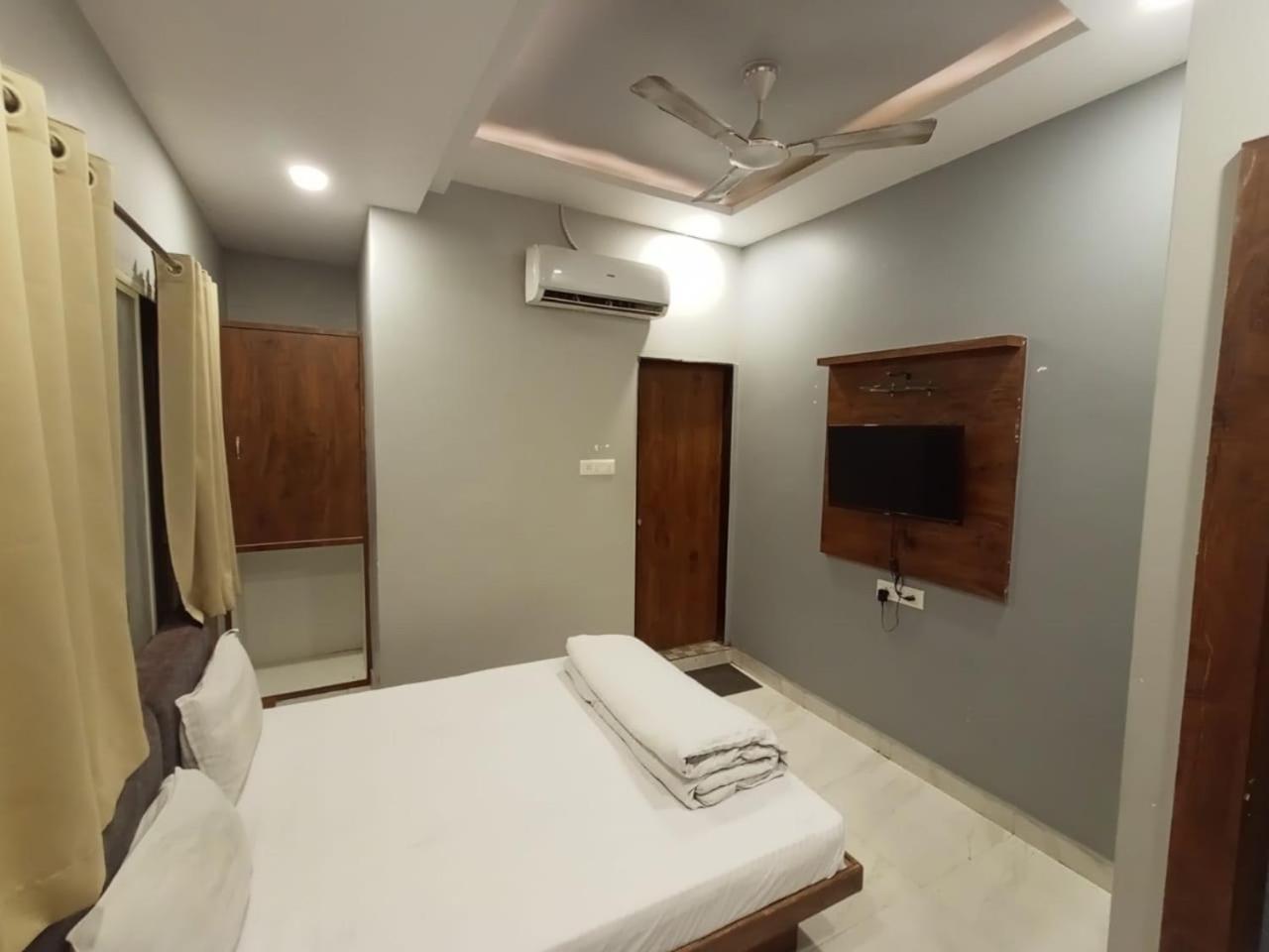Hotel Shankar Ujjain Ngoại thất bức ảnh